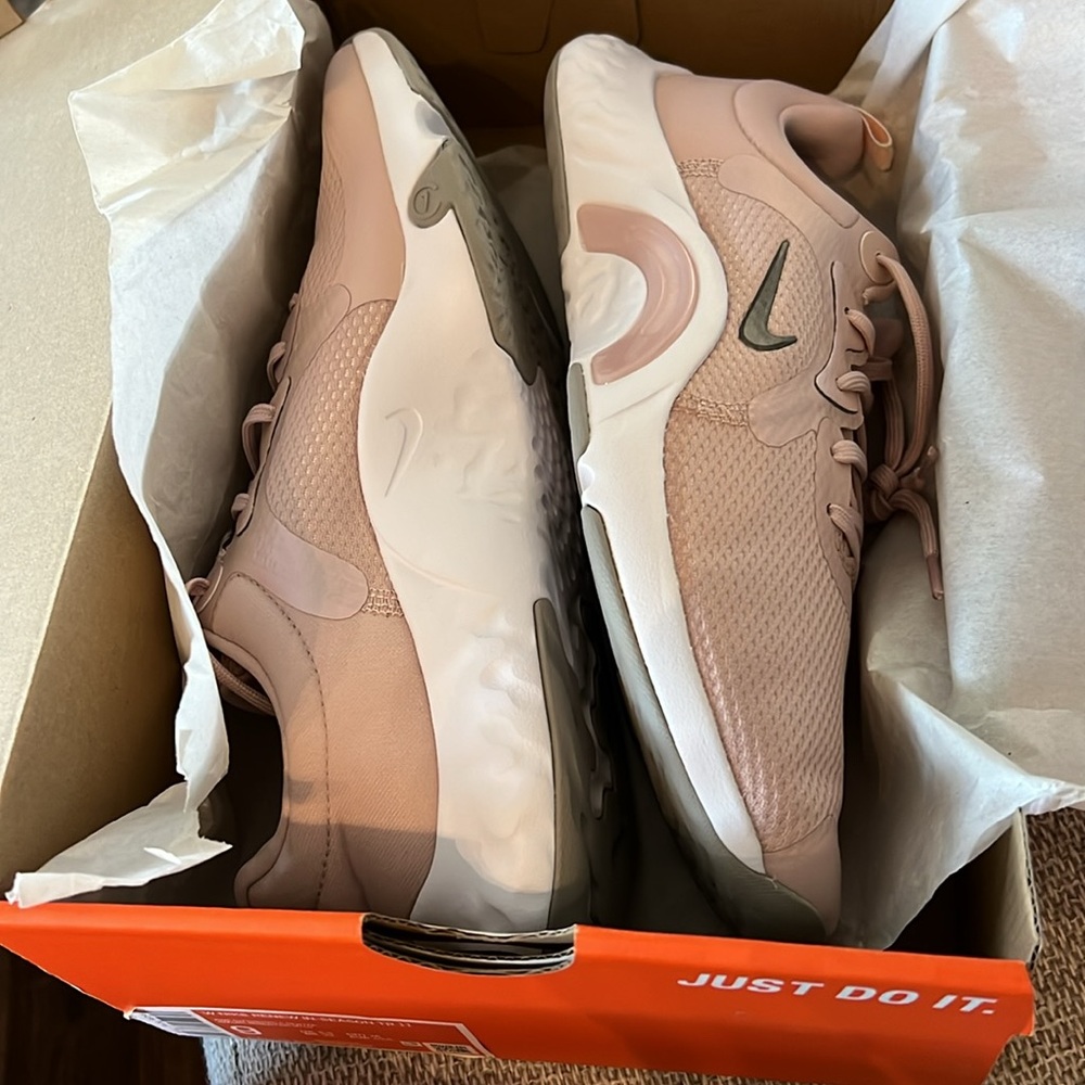 NIB Nike Renew in-Season TR 11 Womens Running Shoe (9, Pink Oxford/MTLC Pewter - Picture 8 of 9